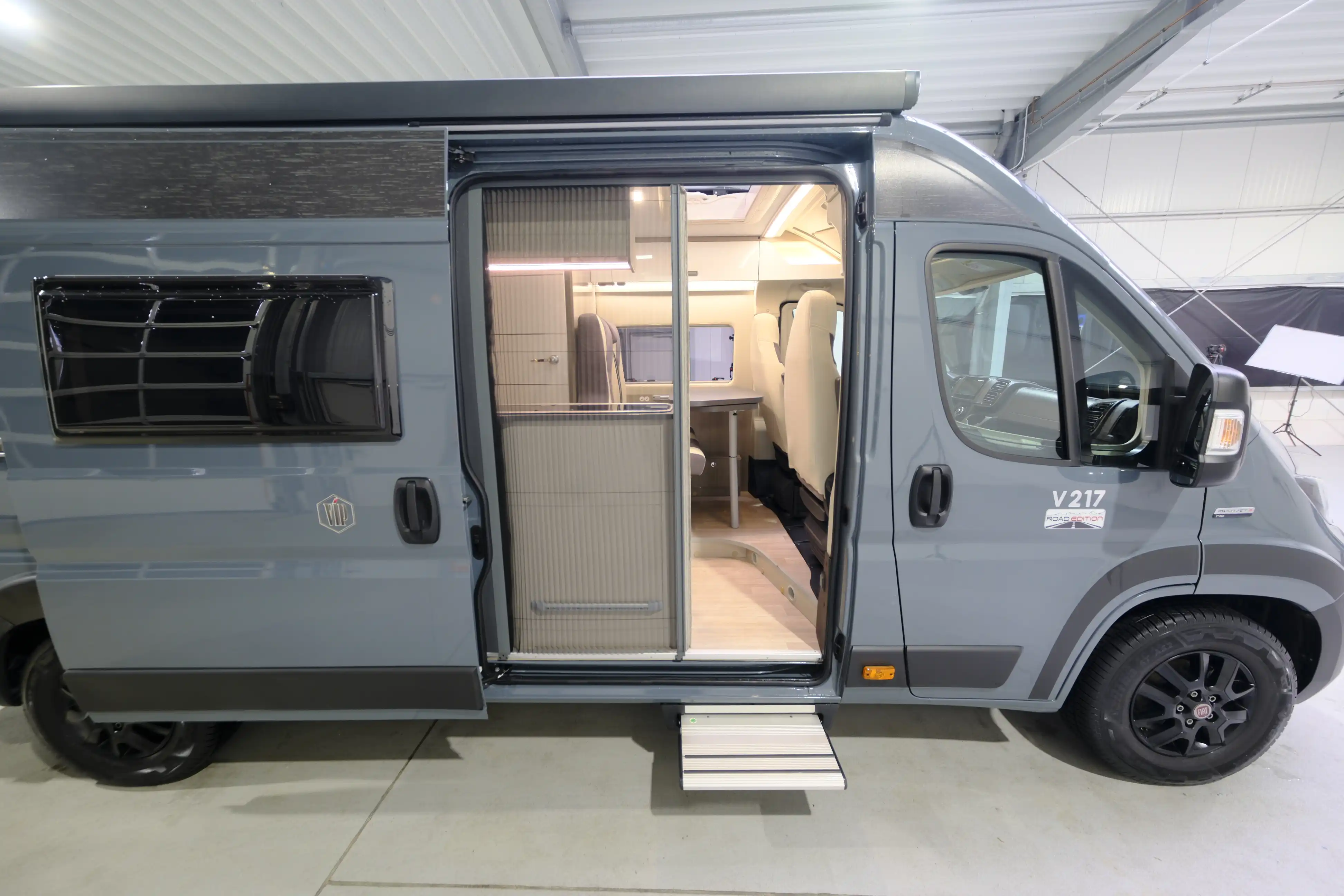 CHALLENGER V 217 VIP Road-Edition - Ansicht 6